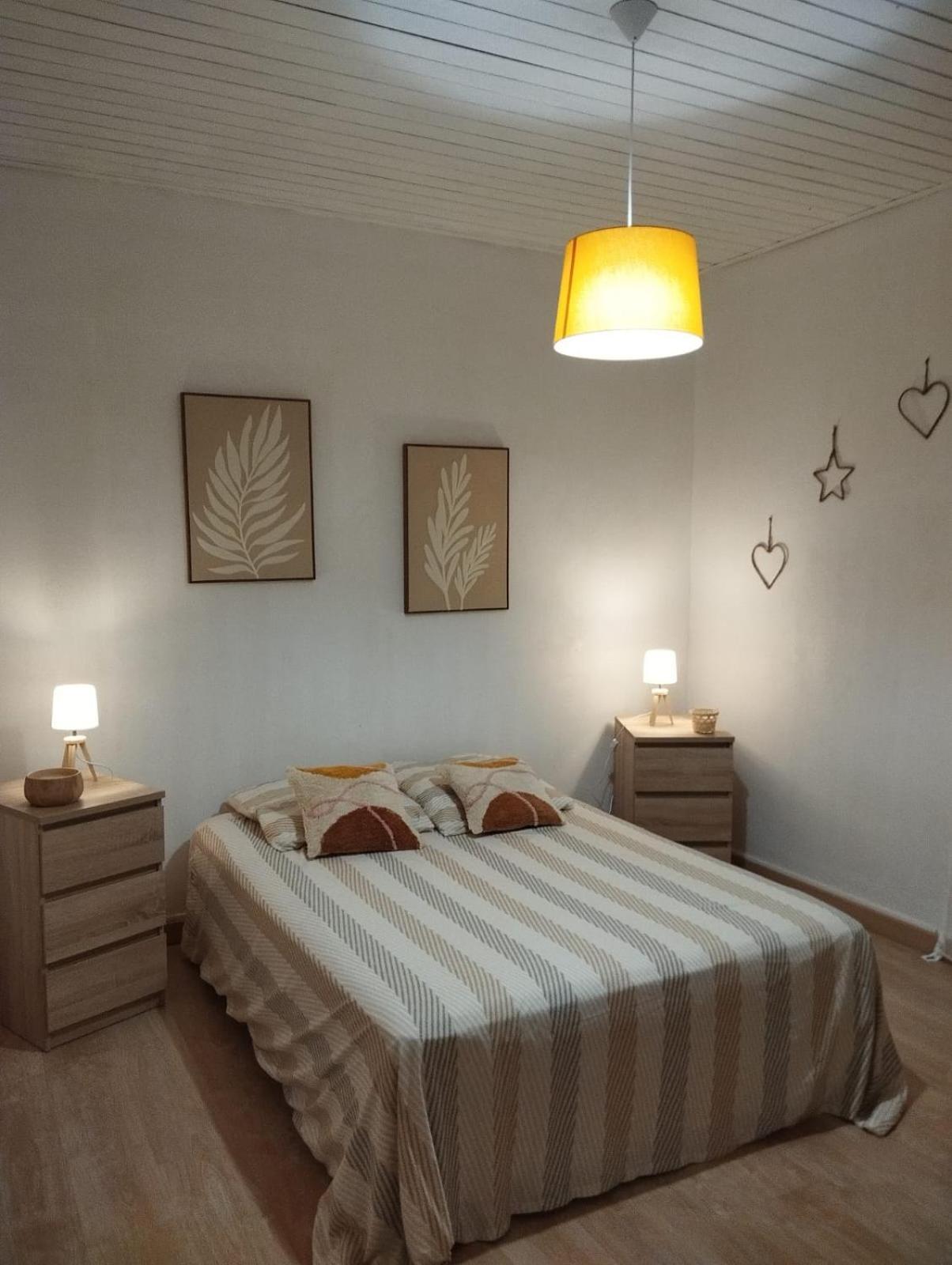 Maison Deux Chambres Avec Jardin A 100M De L'Ocean เลส์ซาบล์-โดล็อนน์ ภายนอก รูปภาพ