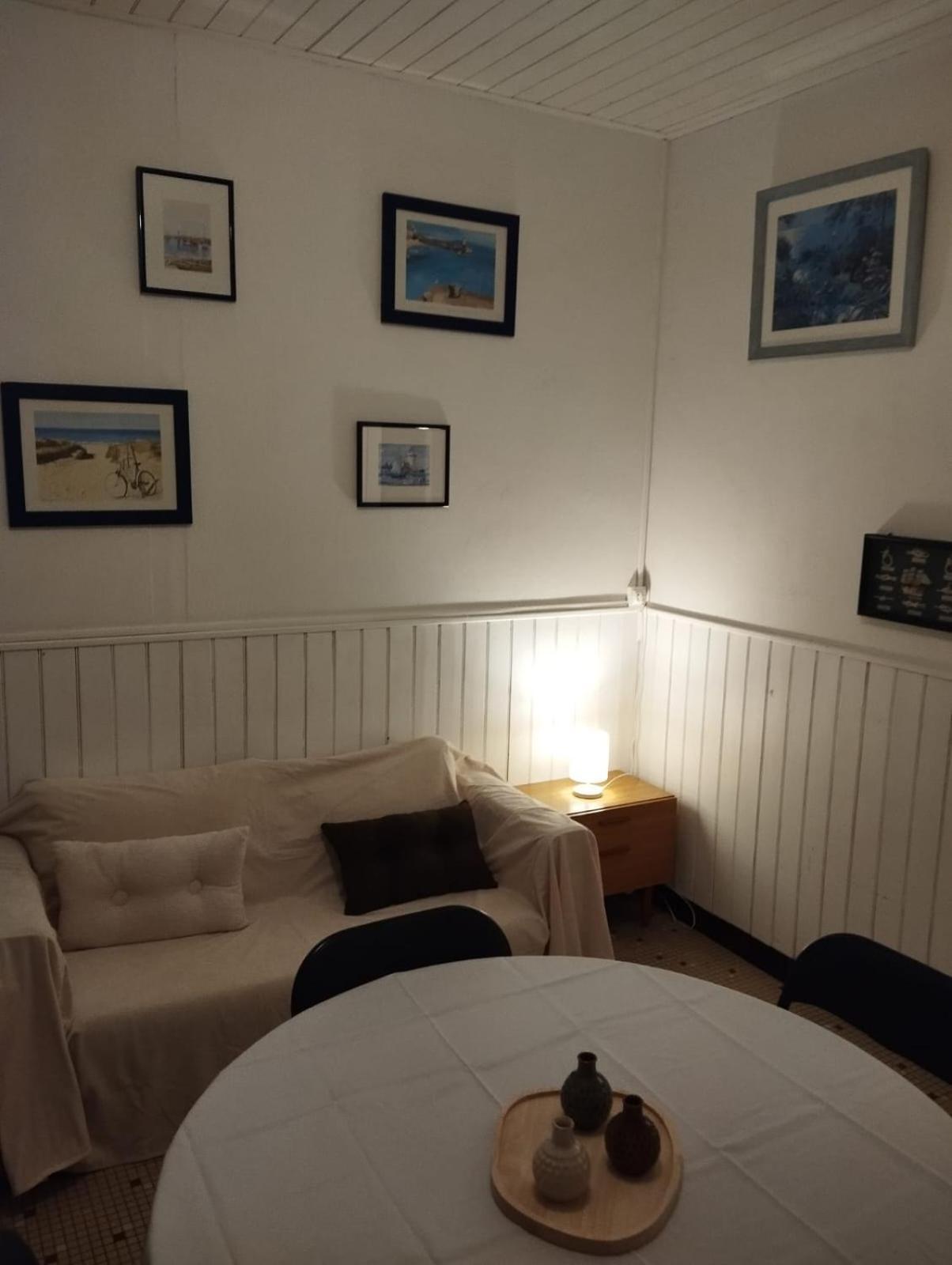 Maison Deux Chambres Avec Jardin A 100M De L'Ocean เลส์ซาบล์-โดล็อนน์ ภายนอก รูปภาพ
