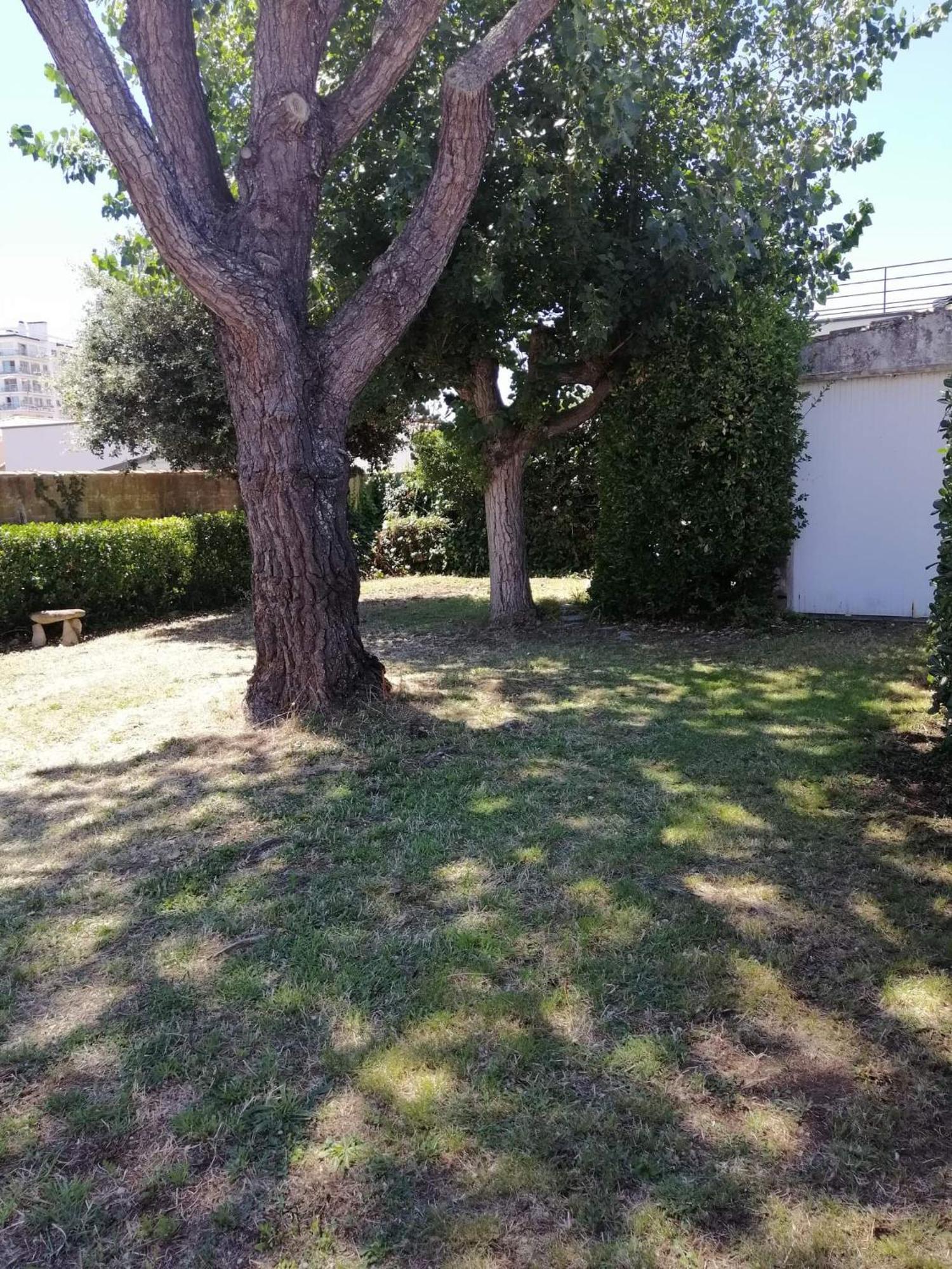 Maison Deux Chambres Avec Jardin A 100M De L'Ocean เลส์ซาบล์-โดล็อนน์ ภายนอก รูปภาพ